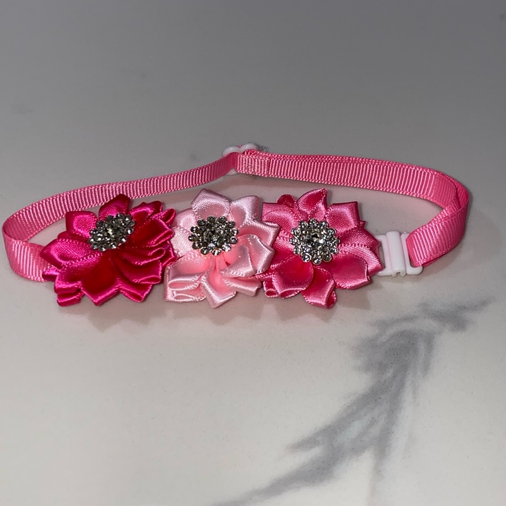 H Valentine’s Day adjustable dog collar - pink flowers